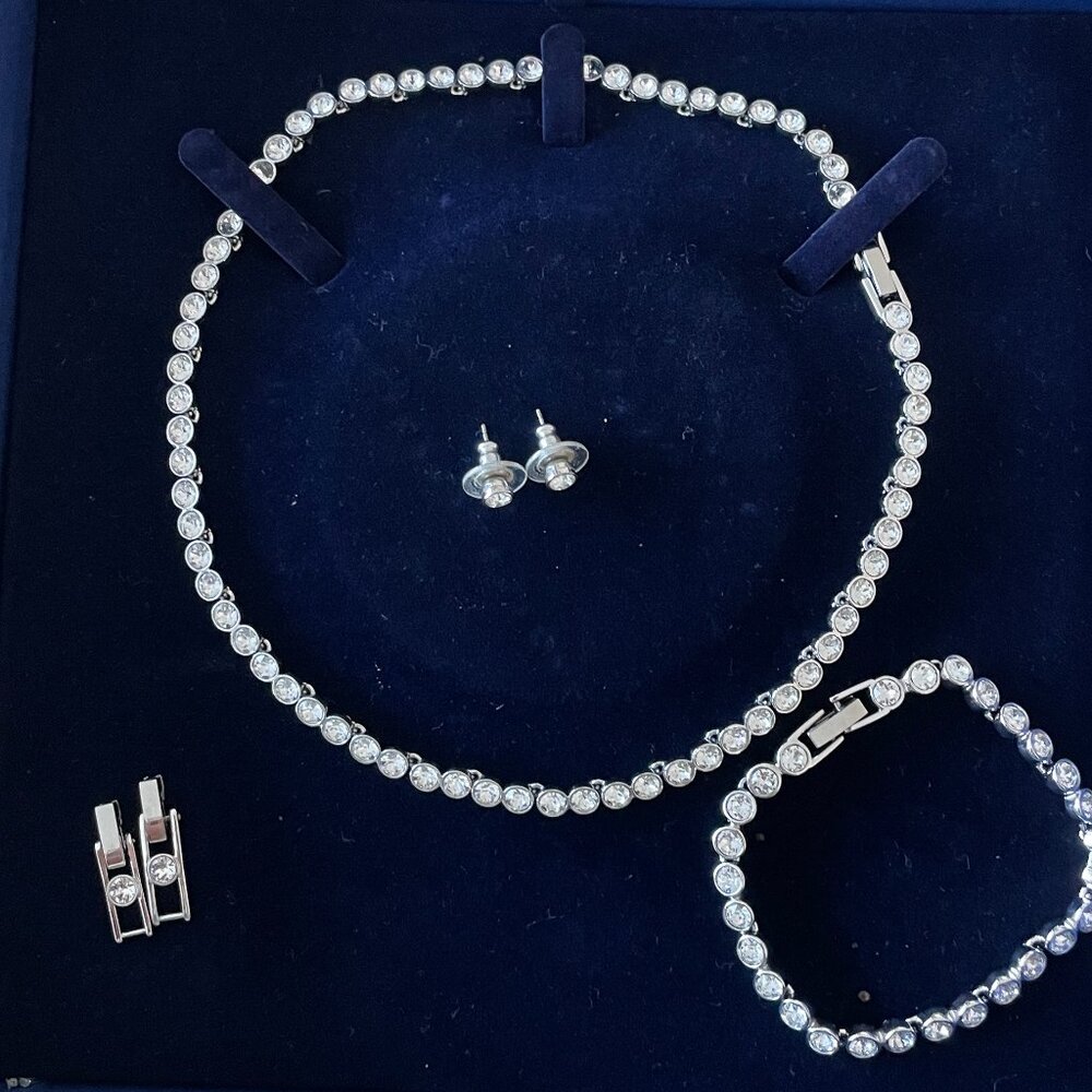 Swarovski Crystal Tennis Necklace & Bracelet Set Plus Stud Earrings